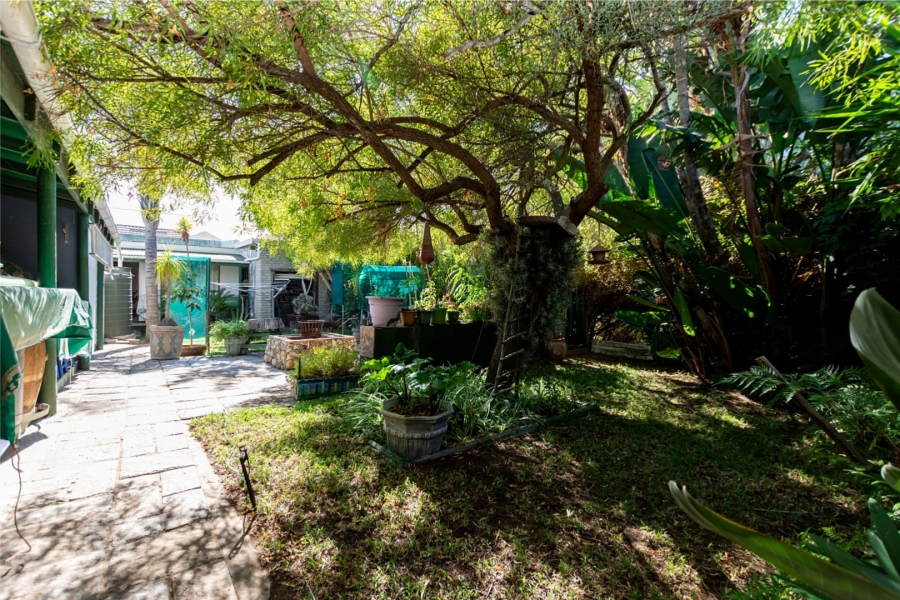 4 Bedroom Property for Sale in Laaiplek Western Cape